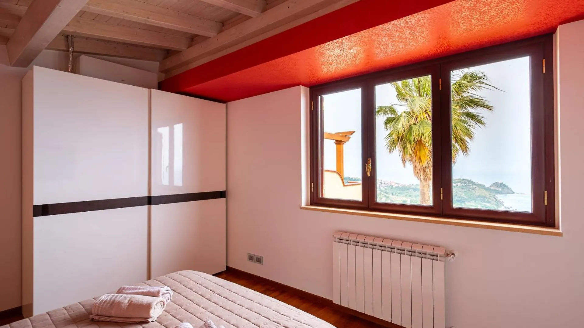 アパート Villa A Scafa Con Vista Mozzafiato Capo dʼOrlando イタリア